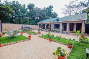 Stunning 2-Bed Apartment in Moshi Town